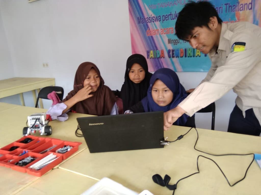 Dokumentasi Opening Class Robotic At Faida Cendikia Perdana