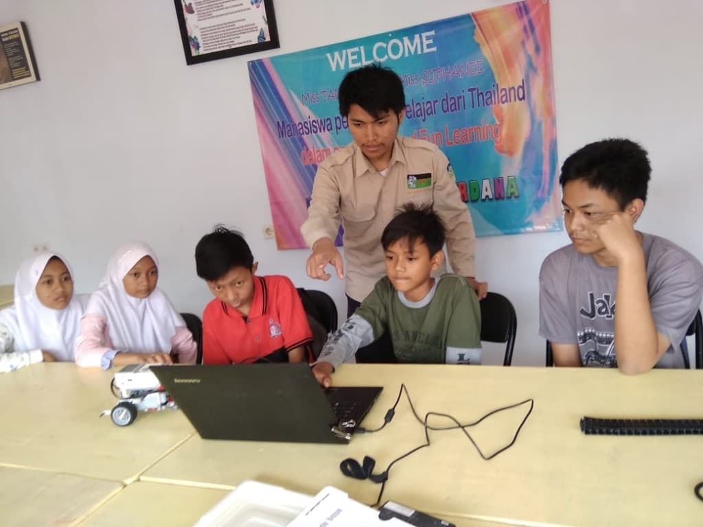 Dokumentasi Opening Class Robotic At Faida Cendikia Perdana