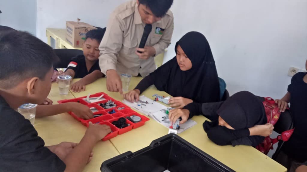 Dokumentasi Opening Class Robotic At Faida Cendikia Perdana