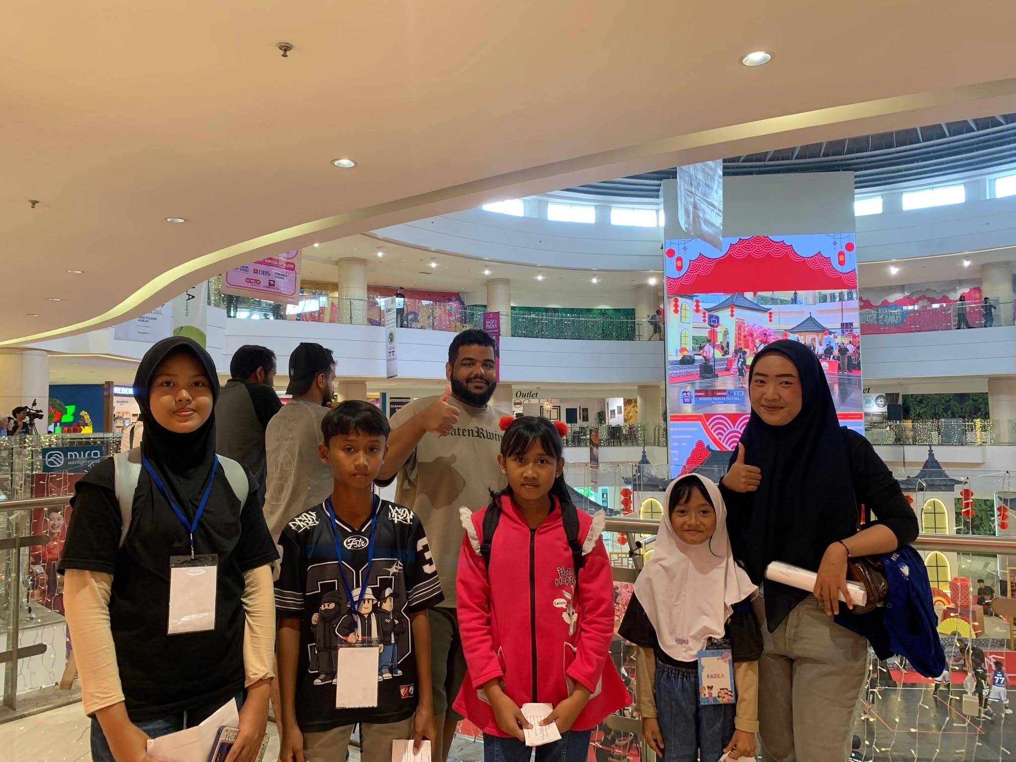 Hunting Bule di Mall Alam Sutera: Praktik Bahasa Inggris Siswa Faida Cendikia Perdana