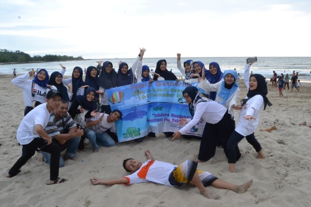 Dokumentasi Family Gathering Faida Cendikia Perdana di Pantai Sawarna 2018